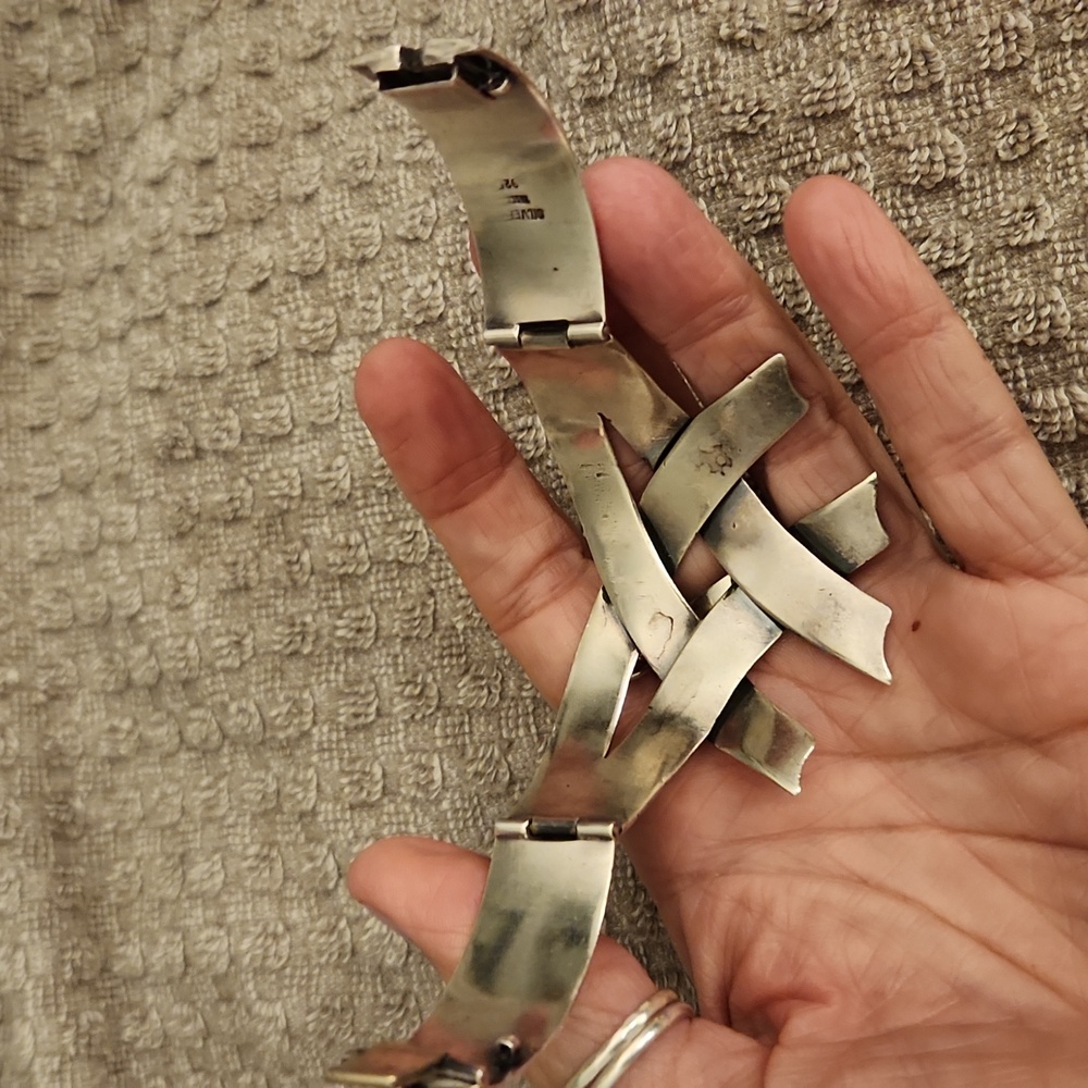 Stun...ning....Taxco Silver 925 Bracelet - Picture 6 of 7